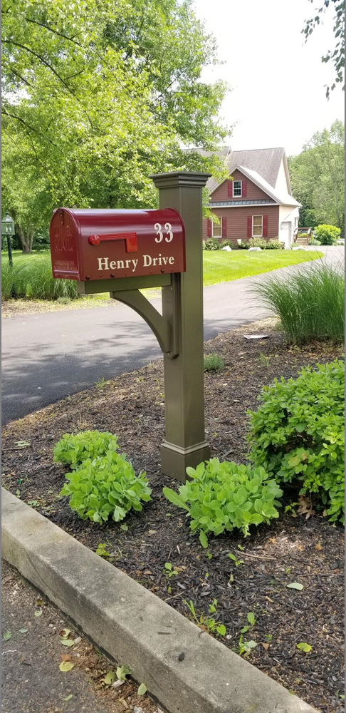 Hartford Mailbox Post
