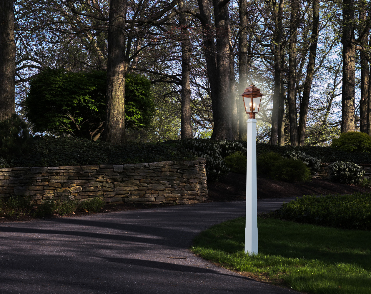 Richmond Lantern Post